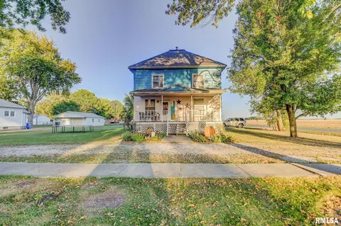 314 S Elm St, Stonington, IL 62567