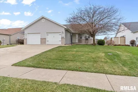 134 Jennifer Ct, Chatham, IL 62629
