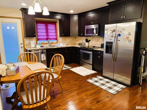 Kitchen - 2208 E Hazel Dell Rd, Springfield, IL 62703 photo 1 of 2