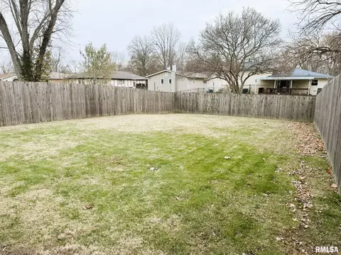 Exterior - 2208 E Hazel Dell Rd, Springfield, IL 62703 photo 3 of 3