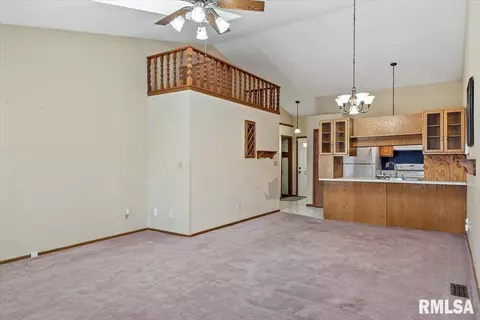 209 Astoria Rd, Springfield, IL 62704 photo 11