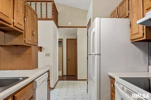 209 Astoria Rd, Springfield, IL 62704 photo 7