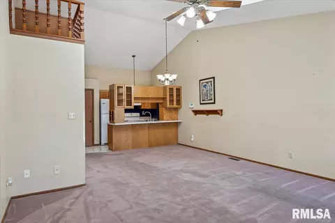 209 Astoria Rd, Springfield, IL 62704 photo 10