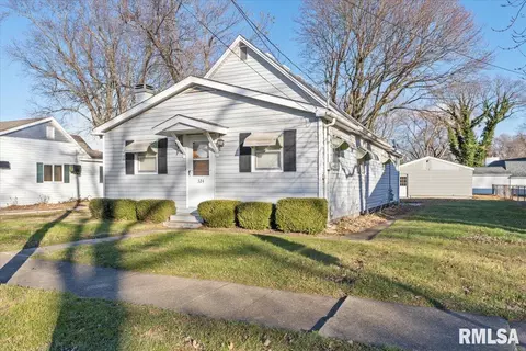 324 S State St, Divernon, IL 62530