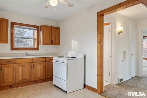 312 W Ash St, Springfield, IL 62704 photo 28