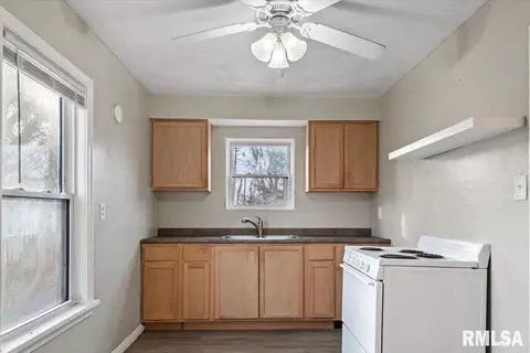 312 W Ash St, Springfield, IL 62704 photo 17