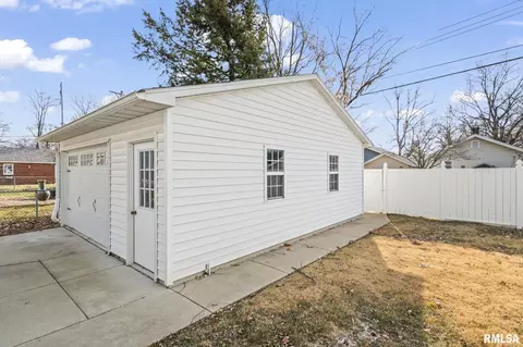 1520 W Edwards St, Springfield, IL 62704 photo 31
