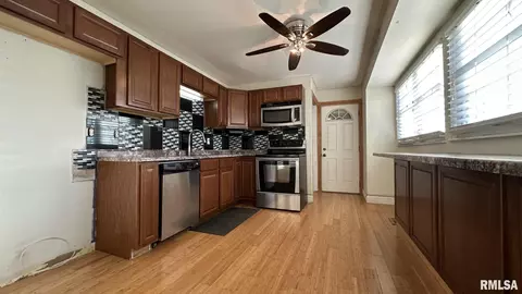 3131 E Fox Run St, Quincy, IL 62301 photo 4