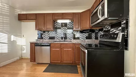 3131 E Fox Run St, Quincy, IL 62301 photo 3