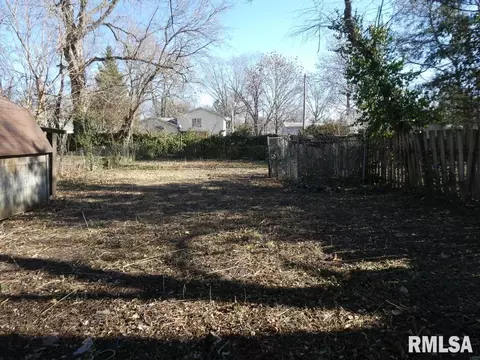 Exterior - 2840 S 12th St, Springfield, IL 62703 photo 3 of 3