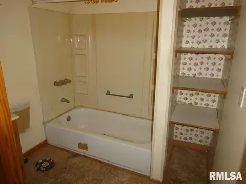 Bath - 2840 S 12th St, Springfield, IL 62703 photo 1 of 3