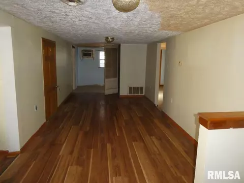 Living - 2840 S 12th St, Springfield, IL 62703 photo 1 of 2