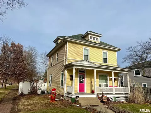 101 E Rutledge St, Petersburg, IL 62675