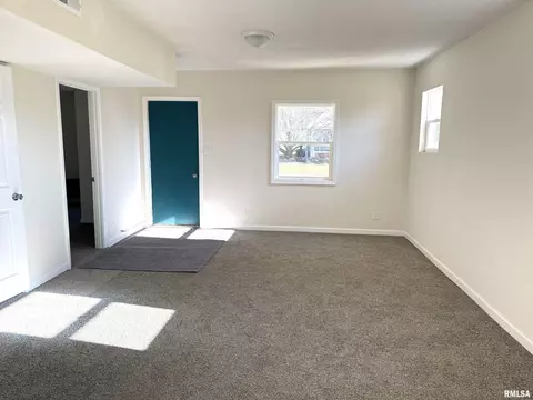Living - 121 N Rangeline, Lima, IL 62348 photo 2 of 3