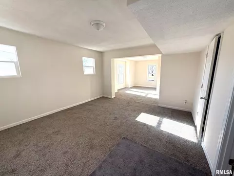Living - 121 N Rangeline, Lima, IL 62348 photo 1 of 3