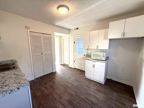 Kitchen - 121 N Rangeline, Lima, IL 62348 photo 2 of 2