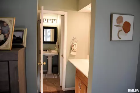 3355 Rawlings Dr, Springfield, IL 62704 photo 6