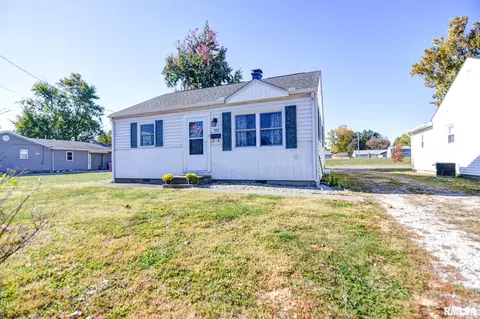 905 Hawley St, Taylorville, IL 62568