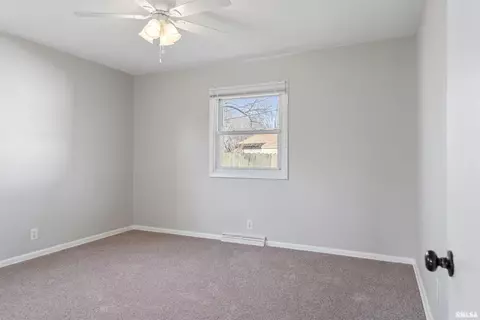 Bedroom - 1805 E Grant St, Springfield, IL 62703 photo 2 of 2