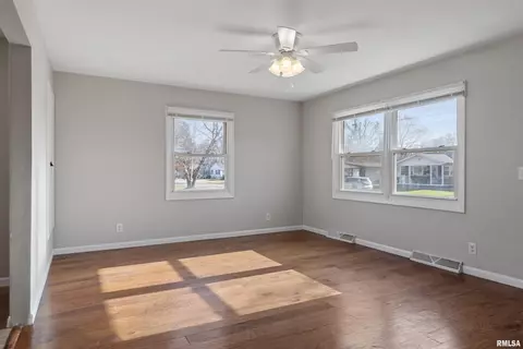 Living - 1805 E Grant St, Springfield, IL 62703 photo 3 of 3