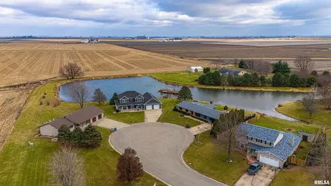 21 Prairie Ln, Mount Pulaski, IL 62548 photo 2
