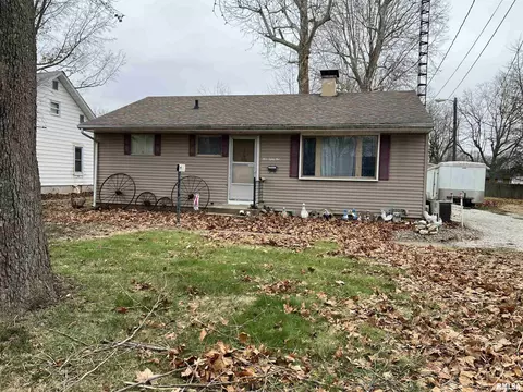 981 N Prairie St, Jacksonville, IL 62650