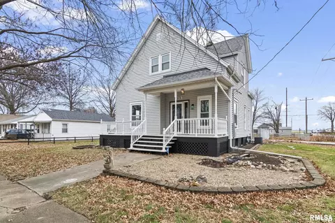 101 E Monroe St, Auburn, IL 62615