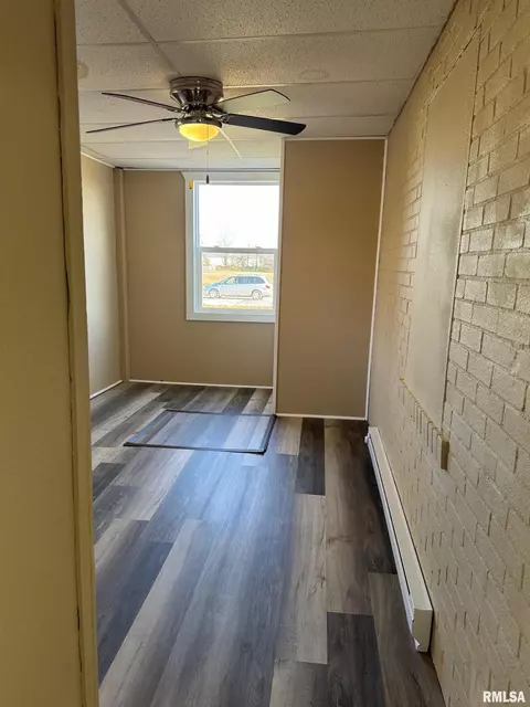 2327 Stuart St, Springfield, IL 62703 photo 6