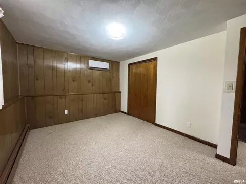 Bedroom - 200 E Franklin St, Henderson, IL 61439 photo 11 of 13