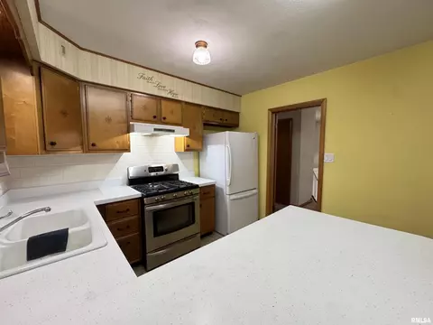 Kitchen - 200 E Franklin St, Henderson, IL 61439 photo 3 of 3