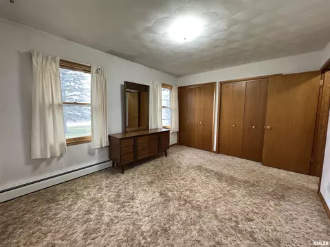 Bedroom - 200 E Franklin St, Henderson, IL 61439 photo 4 of 13