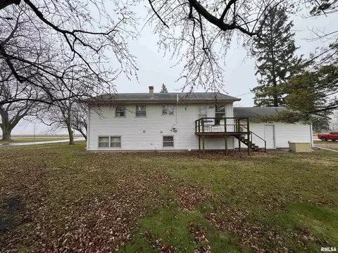 Exterior - 200 E Franklin St, Henderson, IL 61439 photo 6 of 9