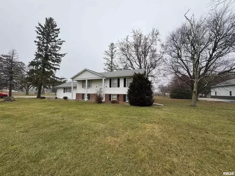 Exterior - 200 E Franklin St, Henderson, IL 61439 photo 1 of 9