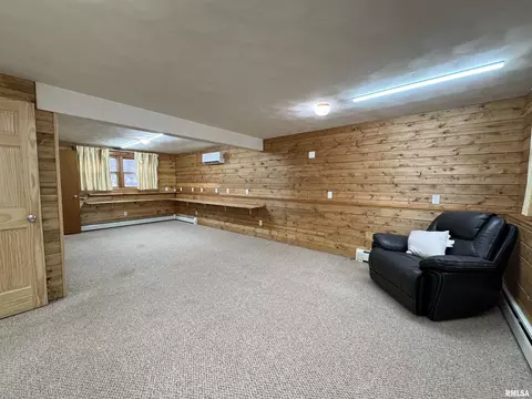 Living - 200 E Franklin St, Henderson, IL 61439 photo 5 of 5