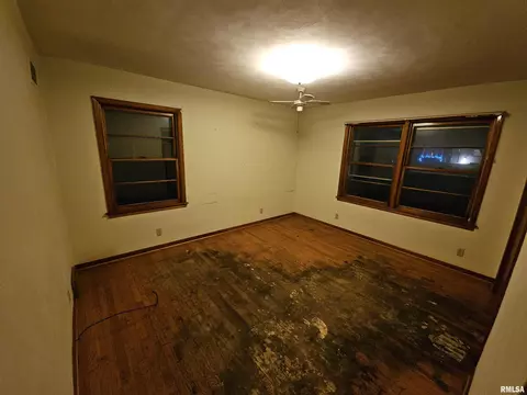 Bedroom - 1713 W Iles Ave, Springfield, IL 62704 photo 1 of 4