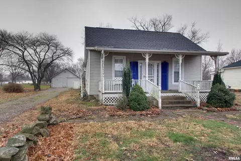 340 S Walnut St, Hull, IL 62343