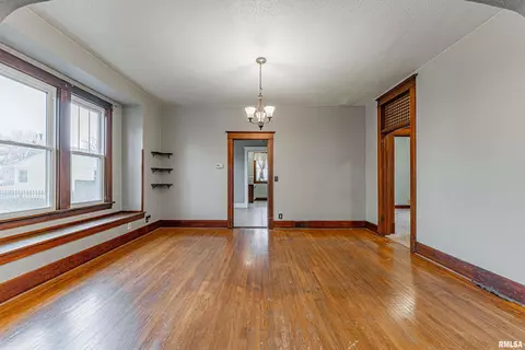 Living - 113 North St, Emden, IL 62635 photo 3 of 5