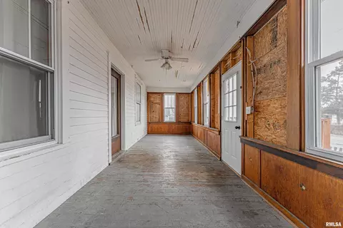 Exterior - 113 North St, Emden, IL 62635 photo 1 of 4