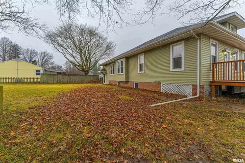 Exterior - 113 North St, Emden, IL 62635 photo 2 of 4