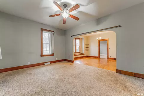 Living - 113 North St, Emden, IL 62635 photo 1 of 5