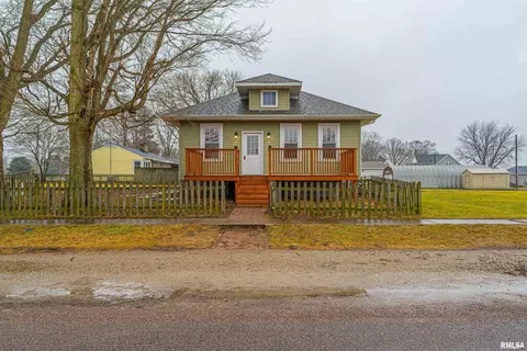 113 North St, Emden, IL 62635