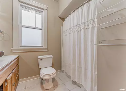 Bath - 113 North St, Emden, IL 62635 photo 1 of 2