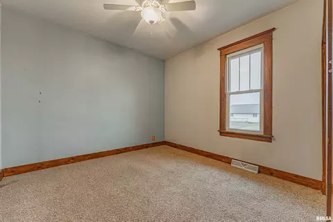 Bedroom - 113 North St, Emden, IL 62635 photo 1 of 4