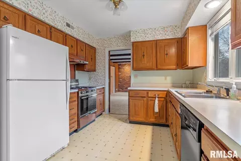 2325 S Park Ave, Springfield, IL 62704 photo 14