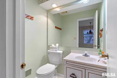2325 S Park Ave, Springfield, IL 62704 photo 17