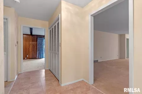 2325 S Park Ave, Springfield, IL 62704 photo 2