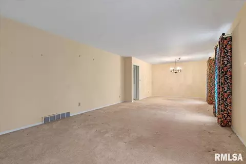 2325 S Park Ave, Springfield, IL 62704 photo 8