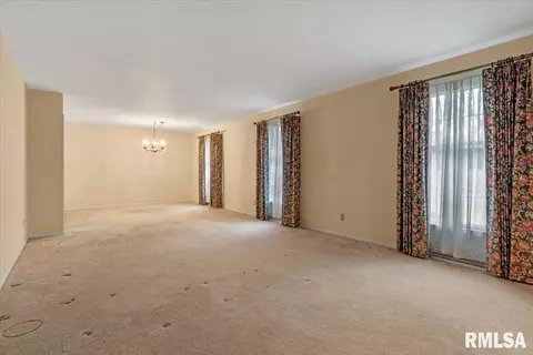 2325 S Park Ave, Springfield, IL 62704 photo 4