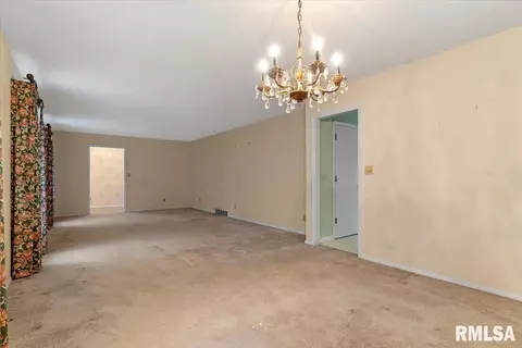 2325 S Park Ave, Springfield, IL 62704 photo 6
