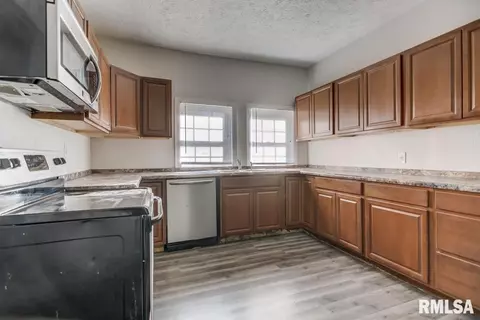 1129 N Virginia Ave, Springfield, IL 62702 photo 6